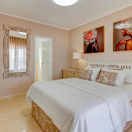 с бассейном и видом на океан в Callao Salvaje. * Callao Salvaje