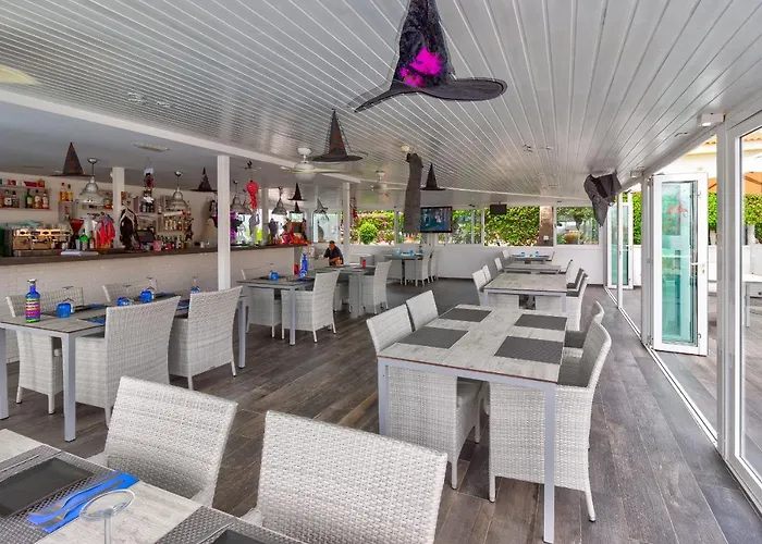 с бассейном и видом на океан в Callao Salvaje. * Callao Salvaje