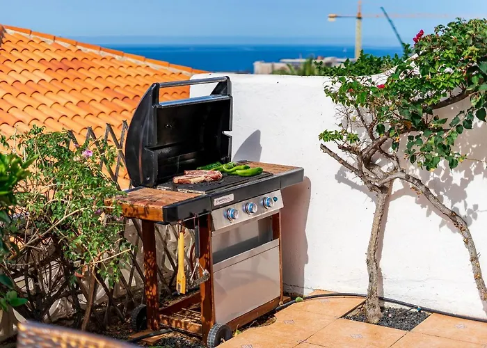 с бассейном и видом на океан в Callao Salvaje. Tatil Evi