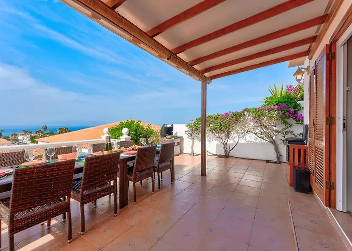 с бассейном и видом на океан в Callao Salvaje. *