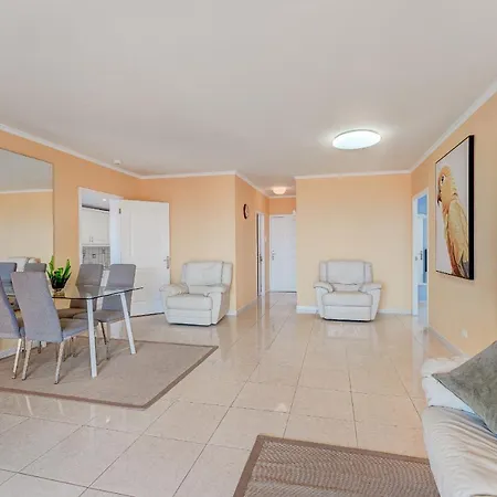 Holiday home с бассейном и видом на океан в Callao Salvaje. Callao Salvaje