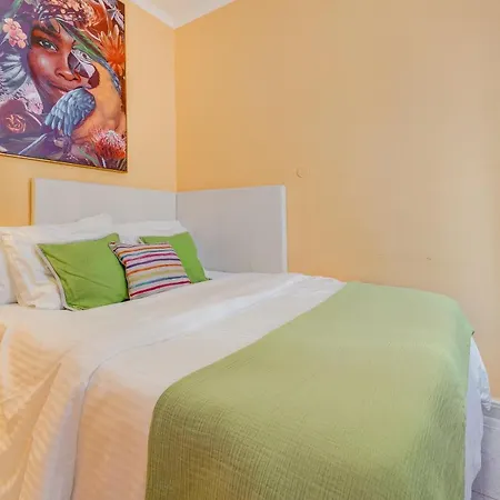 Holiday home с бассейном и видом на океан в Callao Salvaje.
